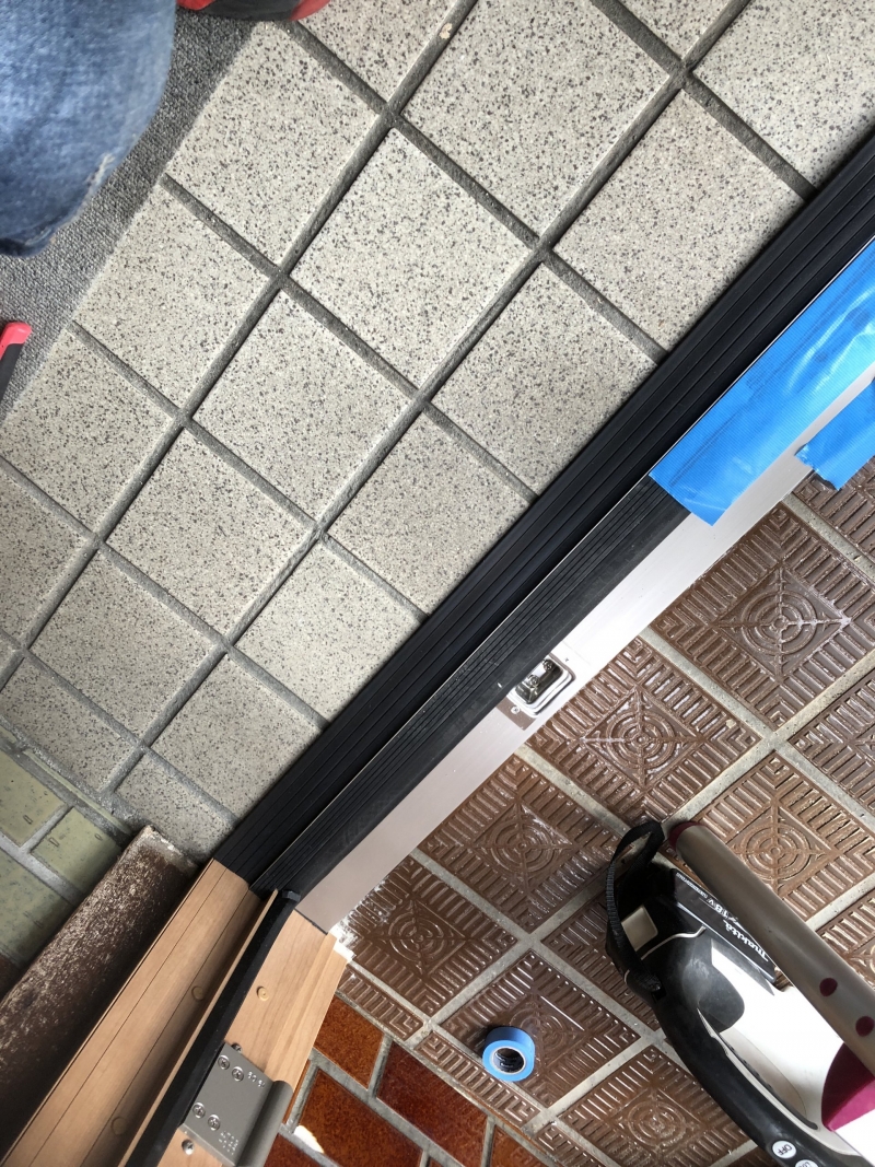 段差解消ゴムで安全対策